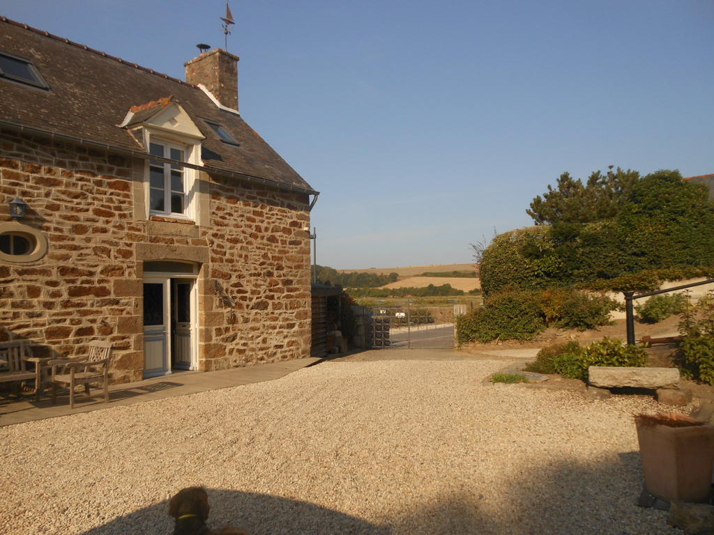 Bed and Breakfast Le Jardin à Mordreuc Pleudihen-sur-Rance Esterno foto